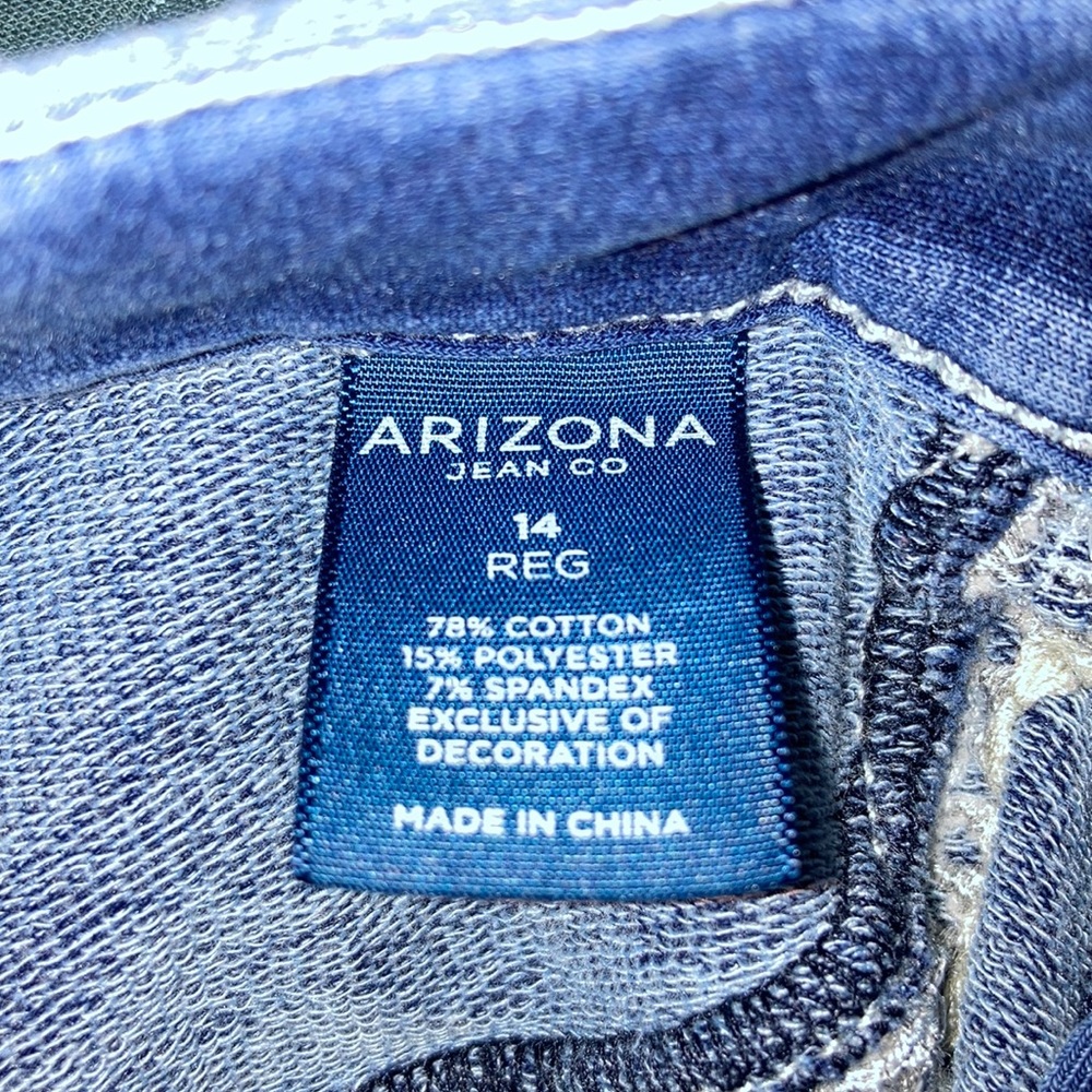 Two pants - Picture 5 of 9